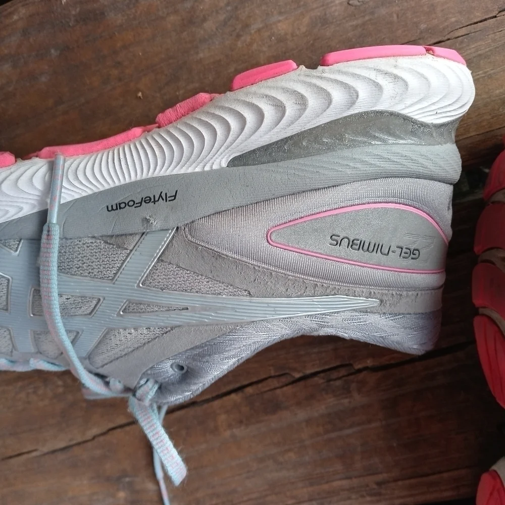 Asics Gel-Nimbus 22 Lite-Show Sheet Rock Grey Pink Wmn sz 9.5 shoe 1012A585-020.